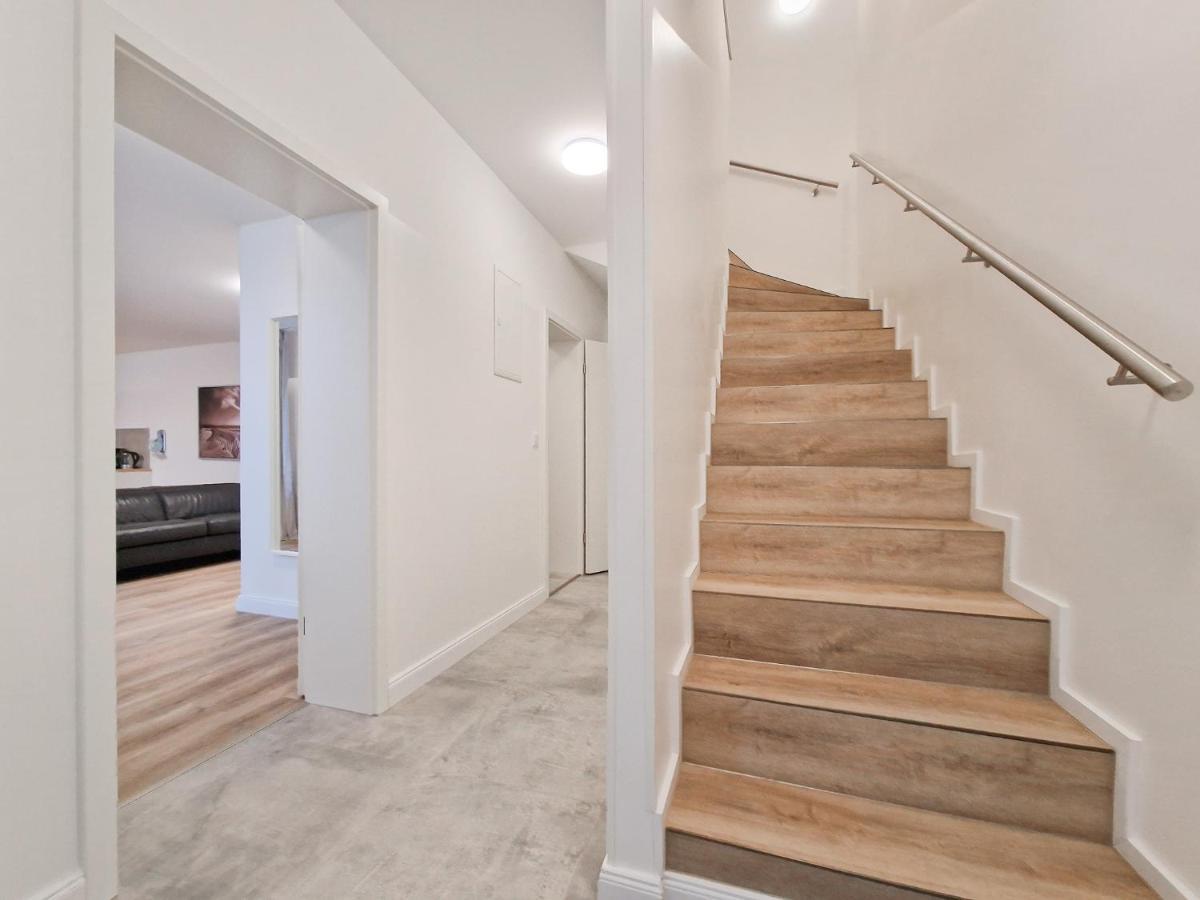 Raj Living - City Apartment With 3 Rooms - 15 Min Messe Dus & 10 Min Old Town Dus Ντίσελντορφ Εξωτερικό φωτογραφία